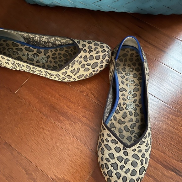 Rothy’s cheetah - Picture 3 of 3